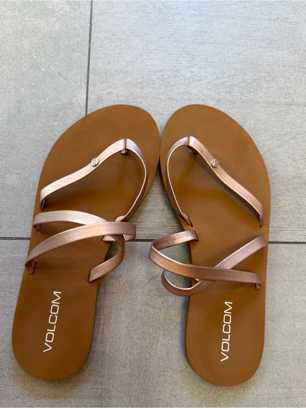 Volcom Women's Rose Gold Strappy Sandal Flip Flops - new without tags!